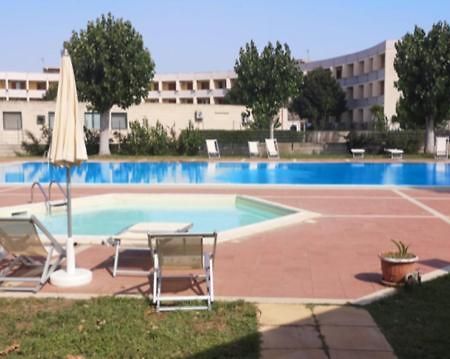 Villetta a schiera in villaggio Metatur Metaponto Esterno foto